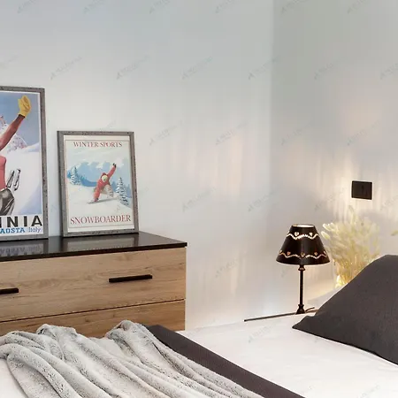 Hellochalet - Le Fleury Family 600mt Cablecar Apartment *